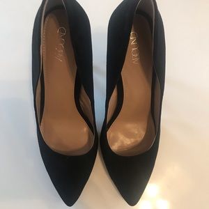 Abound classic black pumps